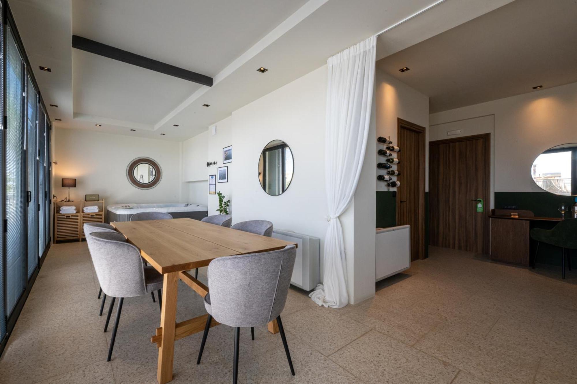 Evripidou 7 - Kalamata Mediterranean Suites Zimmer foto